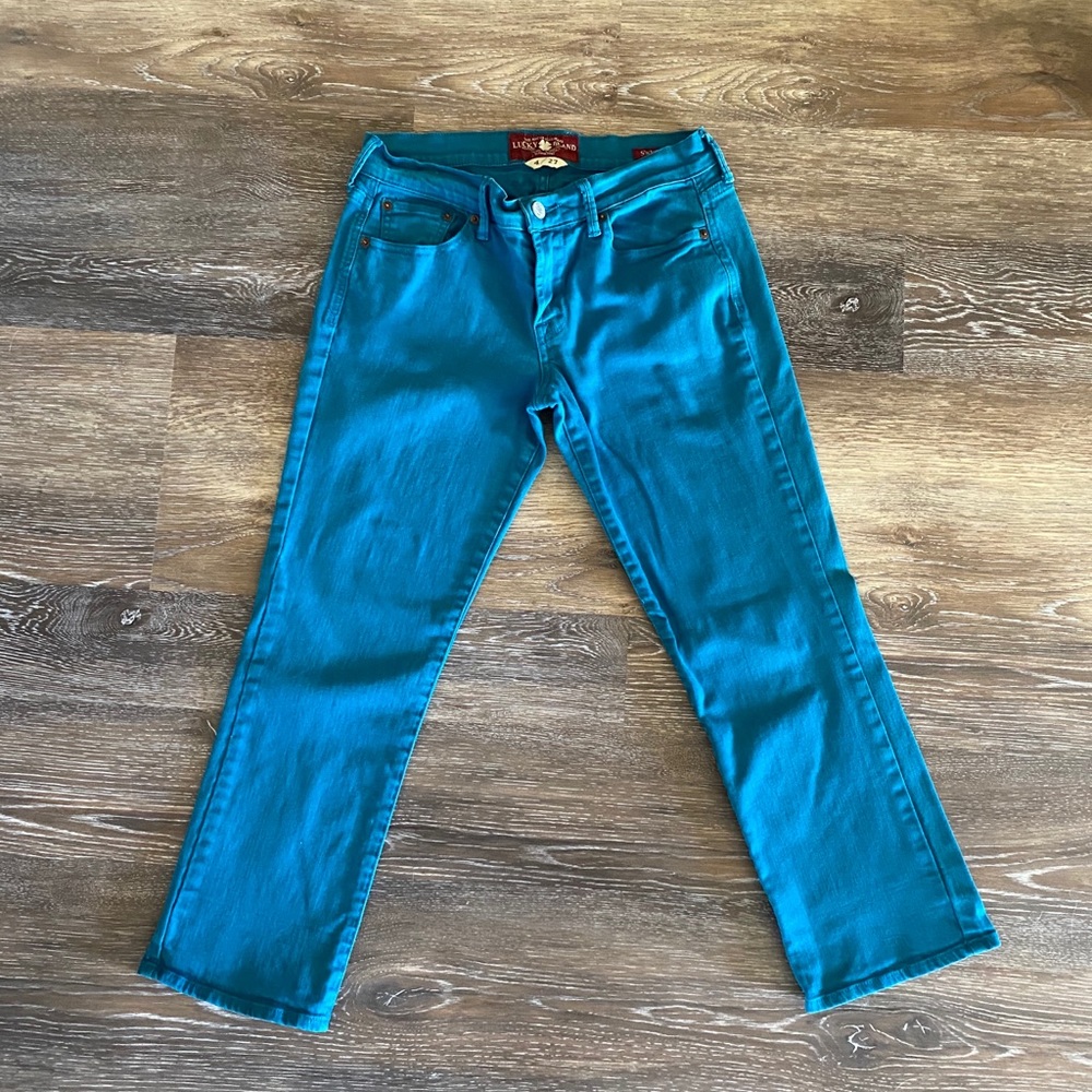 Low cut capris